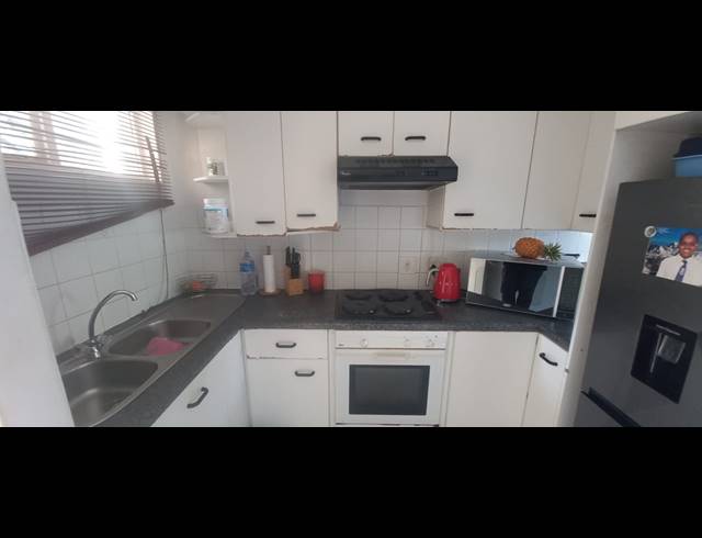 2 BEDROOM FLAT FOR SALE IN MORNINGSIDE